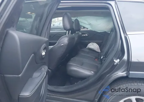 2016 Jeep Cherokee Latitude z USA, uszkodzony, nr VIN 1C4PJMCSXGW111131